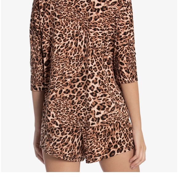 NWT LINEA DONATELLA
Tigertale Printed Pajama Set - Picture 2 of 2